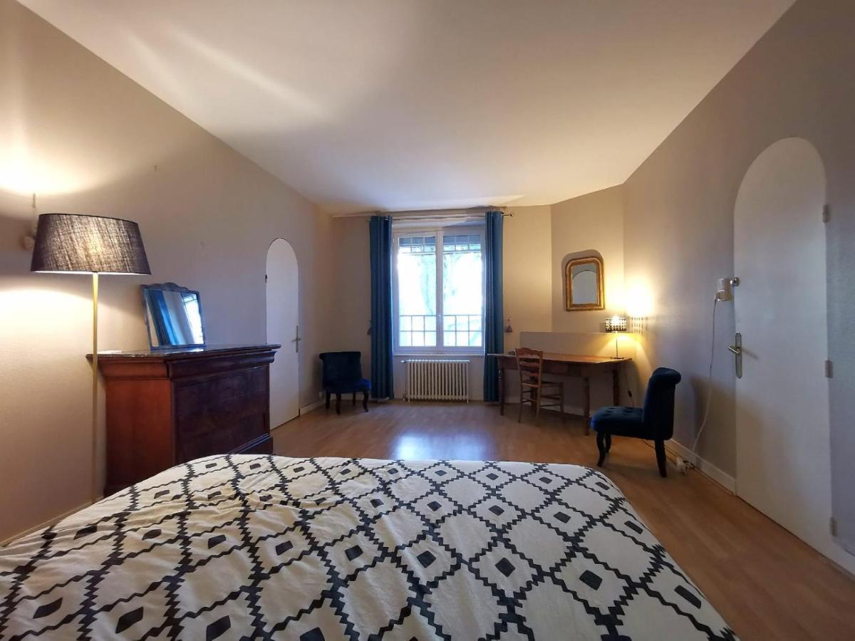 Chambres D'Hotes La Maison Blanche Saint-Junien Exterior foto